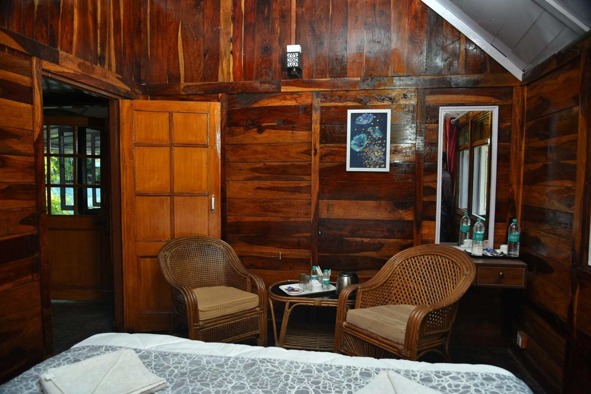 Kumaon Roop Resort Near Kainchi Dham Nainital Exterior photo